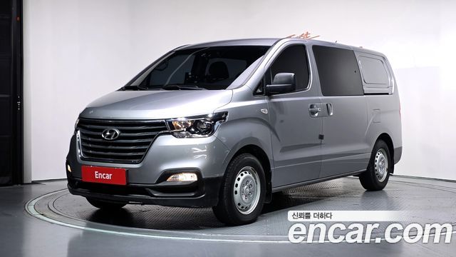 Hyundai Starex Van 5-Seater Style — пробег 73 812 км — фото 1 из 5