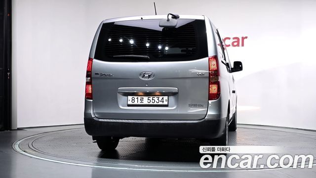 Hyundai Starex Van 5-Seater Style — пробег 73 812 км — фото 4 из 5