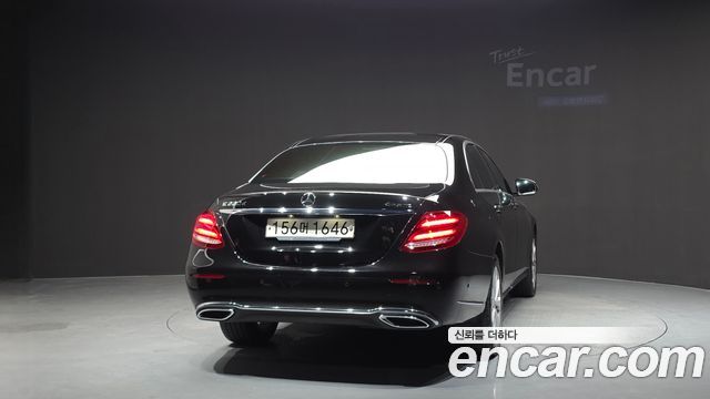 Mercedes-Benz E-Class E220d 4MATIC Exclusive — пробег 101 696 км — фото 4 из 5