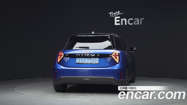 Mini Cooper SE Favoured — пробег 7 401 км — фото 4 из 5