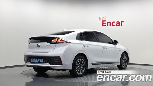 Hyundai Ioniq Q — пробег 121 384 км — фото 2 из 5