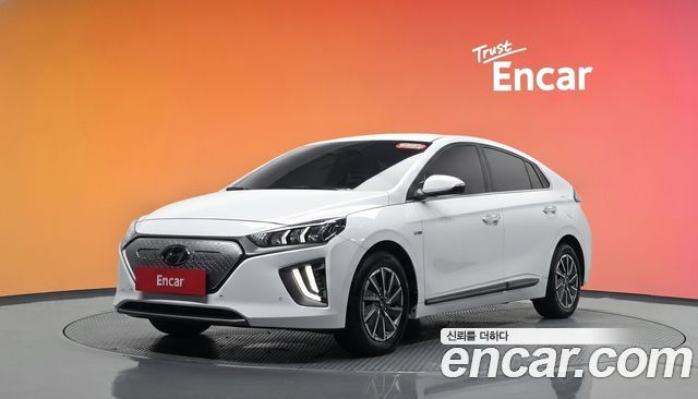 Hyundai Ioniq Q — пробег 121 384 км — фото 1 из 5