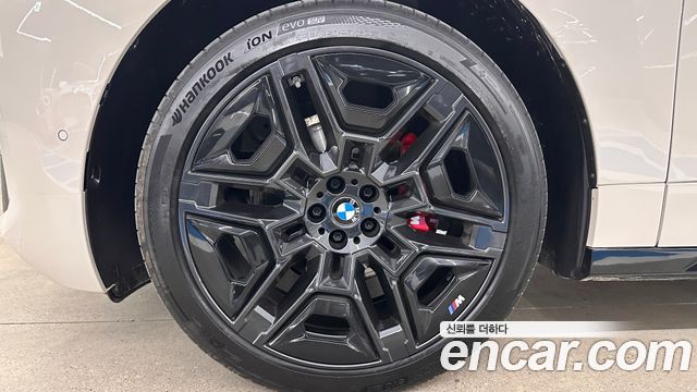 BMW iX xDrive60 M Sport Pro — пробег 15 400 км — фото 5 из 5