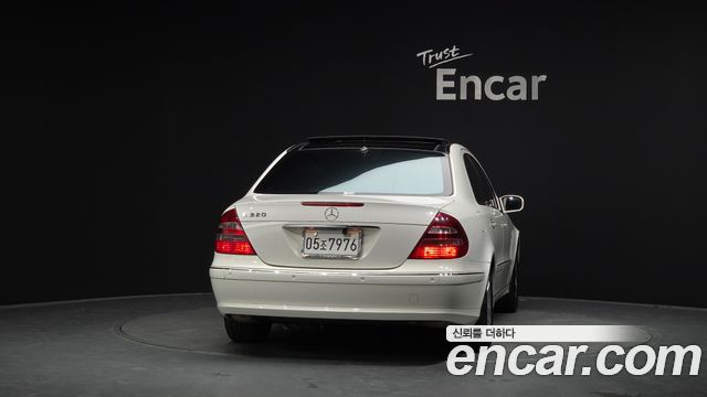 Mercedes-Benz E-Class из Кореи Encar