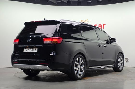 Kia Carnival 9-seater Luxury — пробег 119 134 км — фото 2 из 5