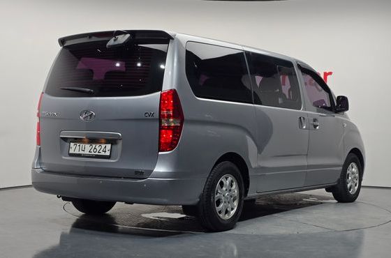 Hyundai Starex 12-Seater Wagon CVX Luxury — пробег 170 743 км — фото 2 из 5