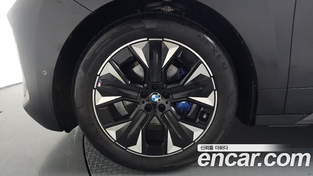 BMW iX из Кореи Encar