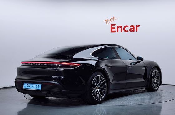 Porsche Taycan Base — пробег 106 791 км — фото 2 из 5