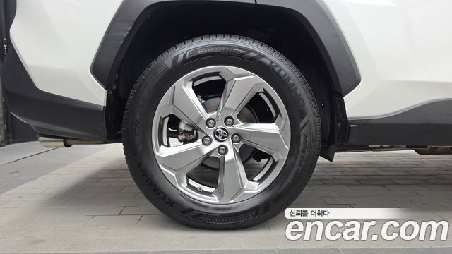 Toyota RAV4 2.5 4WD Hybrid — пробег 41 820 км — фото 5 из 5
