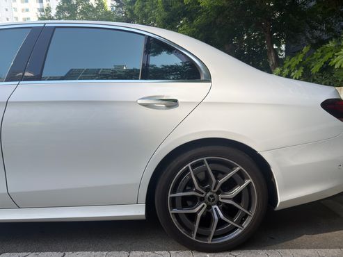 Mercedes-Benz E-Class E220d 4MATIC AMG Line — пробег 85 000 км — фото 1 из 5