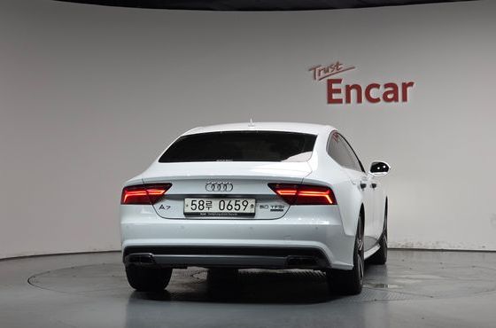 Audi A7 40 TFSI Quattro Sport 4G — пробег 105 933 км — фото 4 из 5
