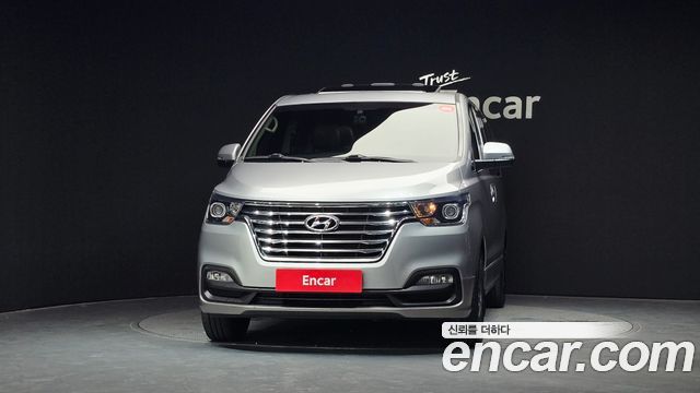 Hyundai Starex Urban 9-Seater Exclusive — пробег 150 605 км — фото 3 из 5