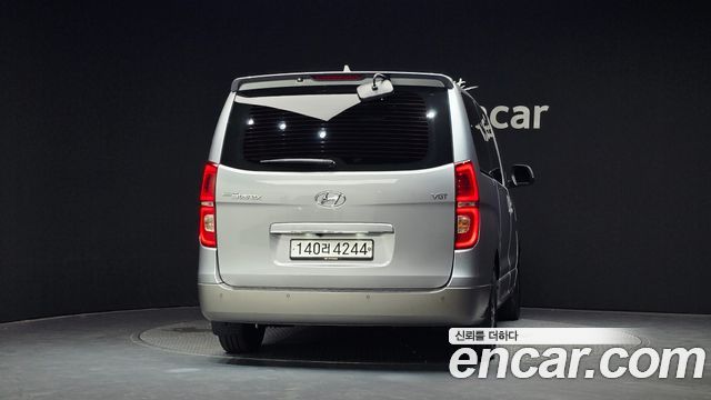 Hyundai Starex Urban 9-Seater Exclusive — пробег 150 605 км — фото 4 из 5