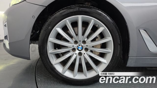 BMW 5-Series 530i xDrive Luxury — пробег 60 970 км — фото 5 из 5