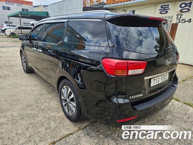 Kia Carnival из Кореи Encar