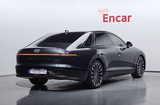 Hyundai Grandeur 2,5 Gasoline 2WD Calligraphy — пробег 9 397 км — фото 2 из 5