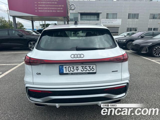 Audi Q5 40 TFSI Quattro S Line — пробег 30 км — фото 4 из 5