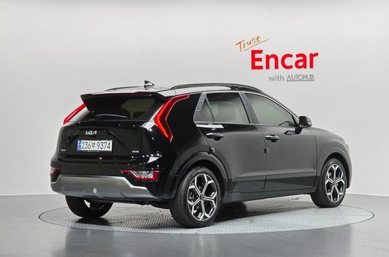 Kia Niro Signature — пробег 10 542 км — фото 2 из 5