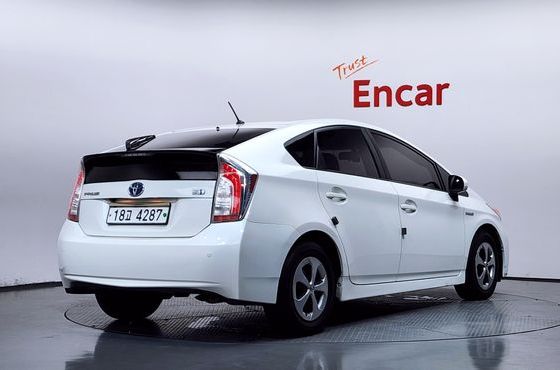 Toyota Prius 1.8 E — пробег 142 561 км — фото 2 из 5