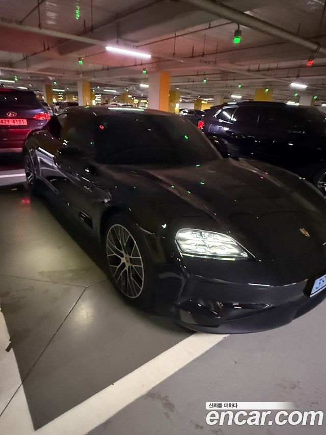 Porsche Taycan Base — пробег 28 000 км — фото 3 из 5