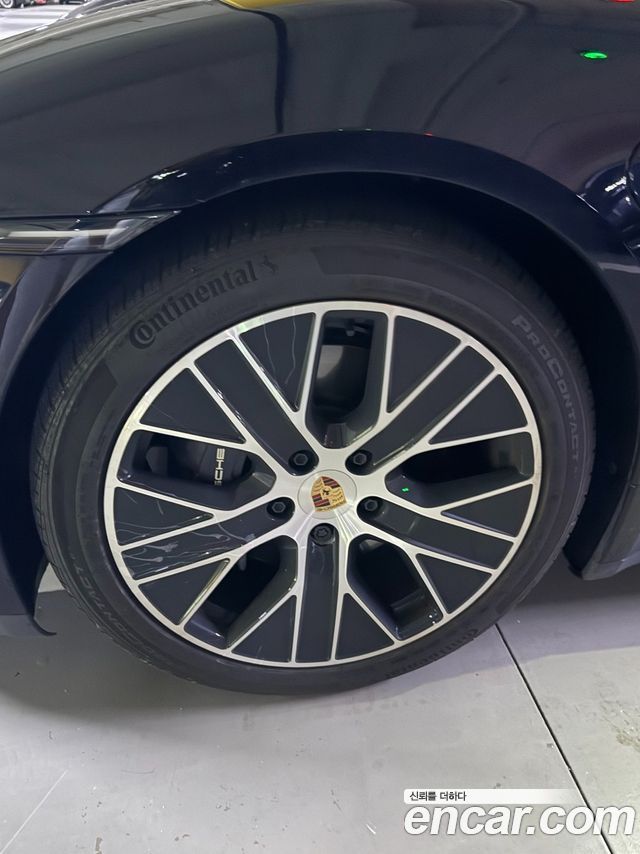 Porsche Taycan Base — пробег 28 000 км — фото 5 из 5
