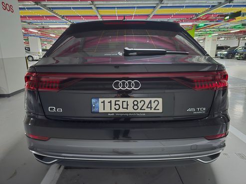 Audi Q8 45 TDI Quattro Premium — пробег 190 000 км — фото 4 из 5