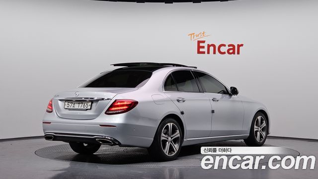 Mercedes-Benz E-Class из Кореи Encar
