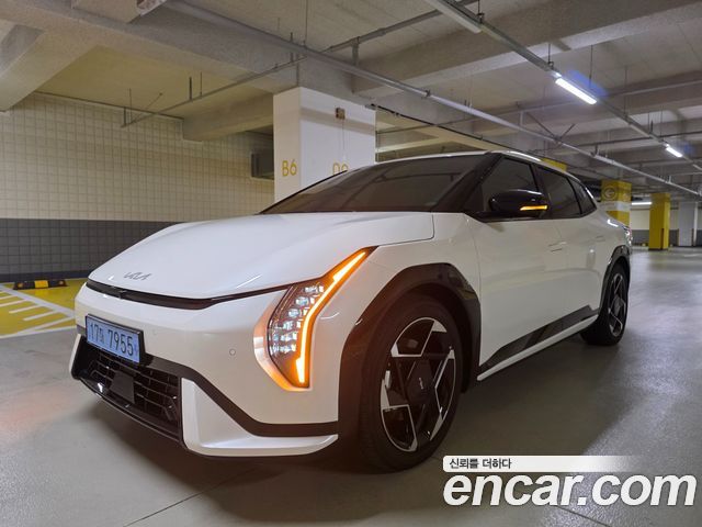 Kia EV4 Long Range 2WD GT LIne — пробег 521 км — фото 2 из 5