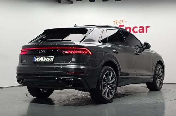 Audi Q8 55 TFSI Quattro Premium — пробег 92 929 км — фото 2 из 5