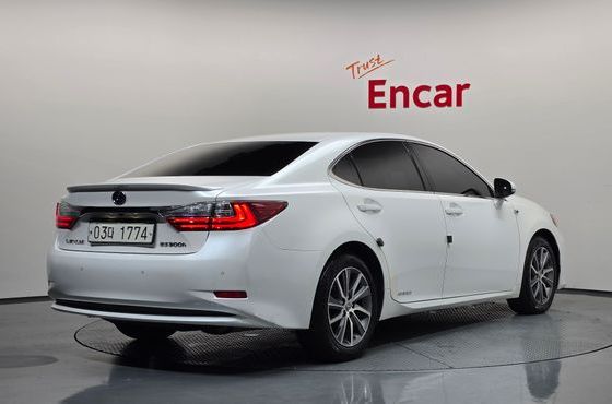 Lexus ES Executive XV60 — пробег 108 587 км — фото 2 из 5