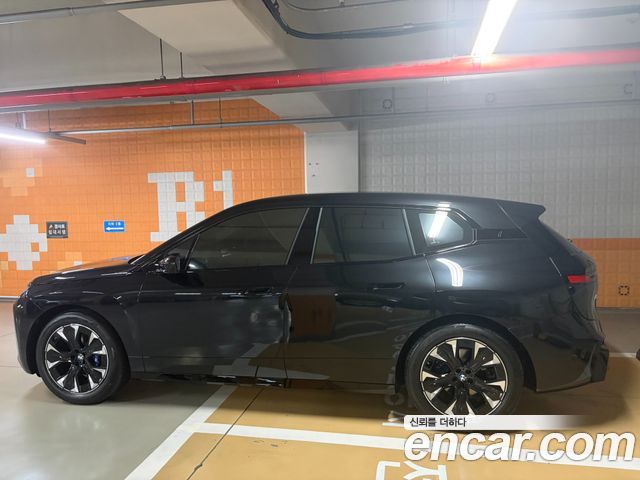 BMW iX xDrive45 M Sport — пробег 732 км — фото 3 из 5