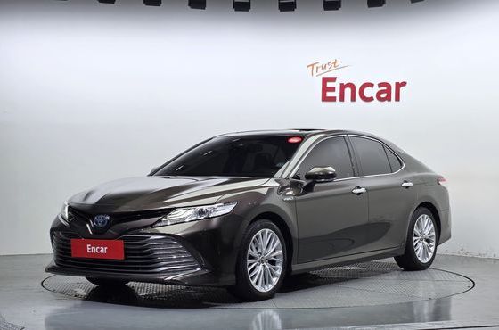 Toyota Camry 2.5 XLE Hybrid — пробег 137 246 км — фото 1 из 5