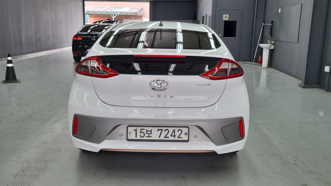 Hyundai Ioniq N — пробег 127 101 км — фото 4 из 5