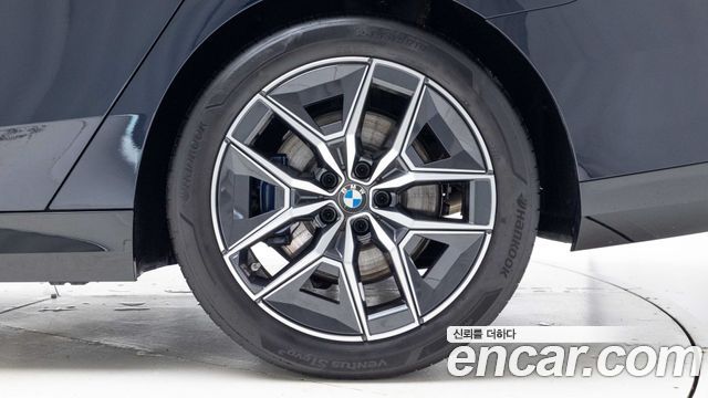 BMW 5-Series 520i M Sport — пробег 9 000 км — фото 5 из 5