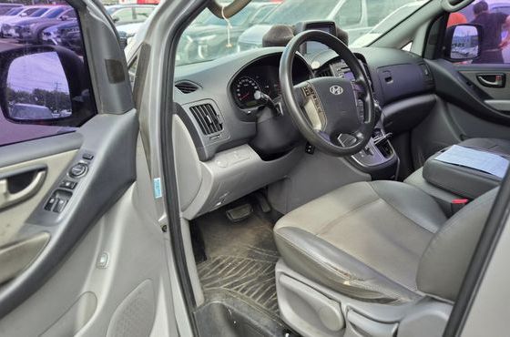 Hyundai Starex 12-Seater Wagon CVX Premium — пробег 229 900 км — фото 3 из 5