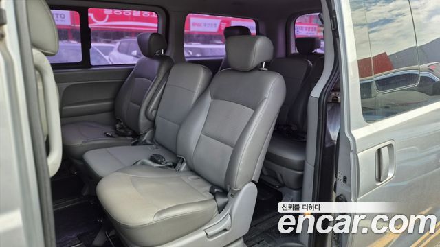 Hyundai Starex 12-Seater Wagon CVX Premium — пробег 229 900 км — фото 4 из 5