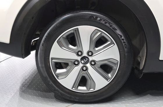 Kia Niro Prestige — пробег 180 604 км — фото 5 из 5