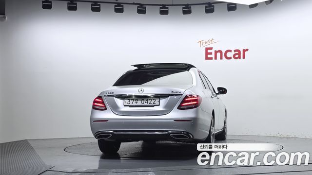 Mercedes-Benz E-Class E300 4MATIC Avnatgarde — пробег 94 502 км — фото 4 из 5