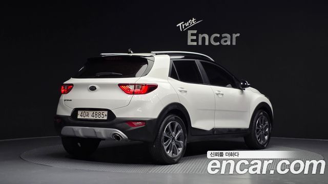 Kia Stonic из Кореи Encar