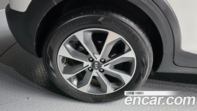 Kia Stonic из Кореи Encar