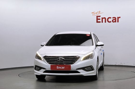 Hyundai Sonata 2.0 Care+ — пробег 112 396 км — фото 3 из 5