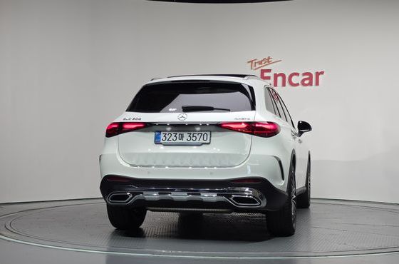 Mercedes-Benz GLC-Class GLC300 4MATIC AMG Line — пробег 12 184 км — фото 4 из 5