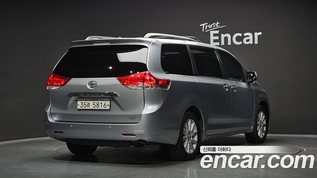Toyota Sienna из Кореи Encar
