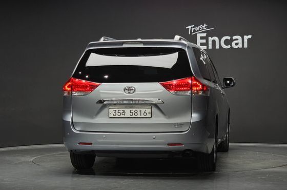 Toyota Sienna 3.5 AWD — пробег 259 112 км — фото 4 из 5