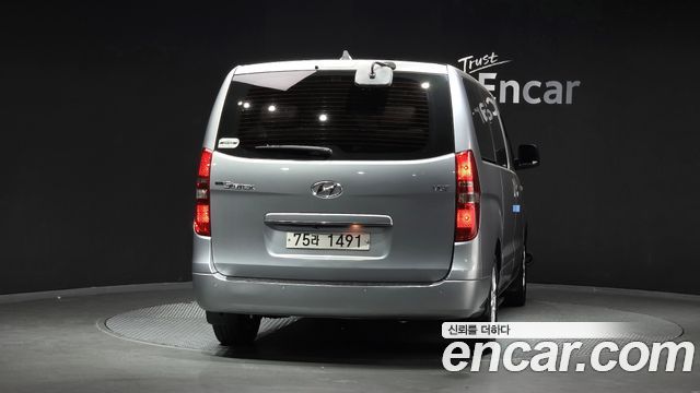Hyundai Starex Wagon 11-Seater Smart — пробег 173 667 км — фото 4 из 5