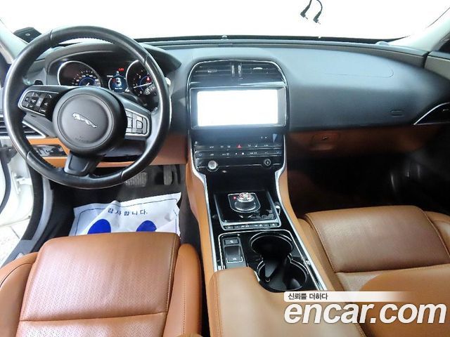 Jaguar XE 20d Portfolio — пробег 108 080 км — фото 5 из 5