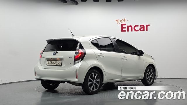 Toyota Prius из Кореи Encar
