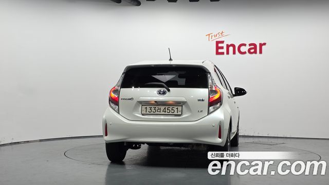 Toyota Prius из Кореи Encar