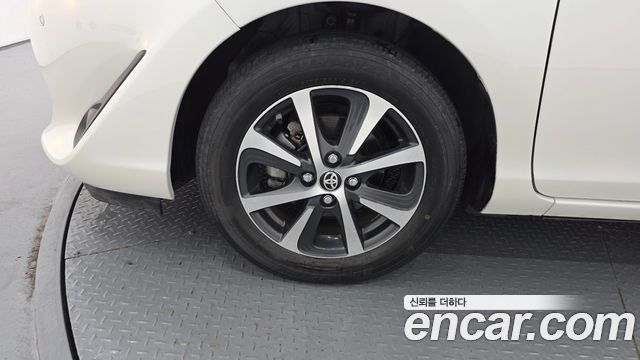 Toyota Prius из Кореи Encar