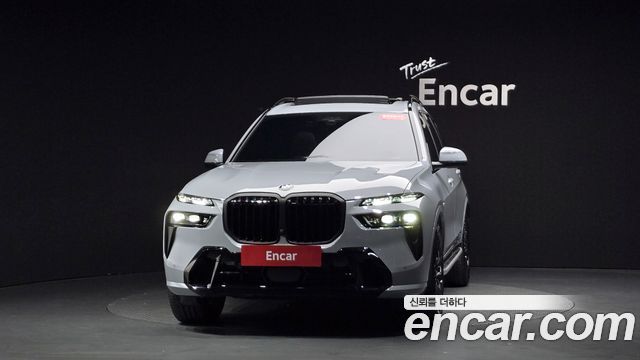BMW X7 xDrive 40i M Sport 7STR — пробег 4 898 км — фото 3 из 5